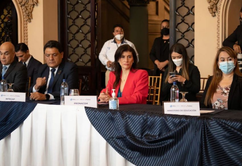 AGEXPORT suscribe convenio para fortalecer al Capital Humano de Guatemala