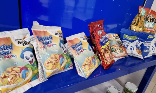 Consumidores de Suiza, Arabia Saudita, Libia degustan de productos de alimentos y bebidas guatemaltecos